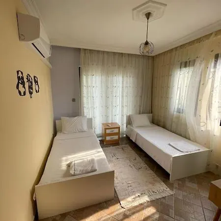 Private On Center. וילה